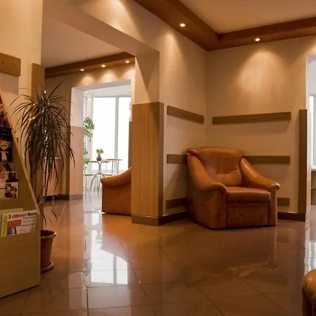 Est 3* بوخارست