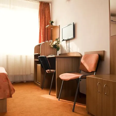 Est Hotel 3*