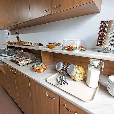 Hotel Est 3*