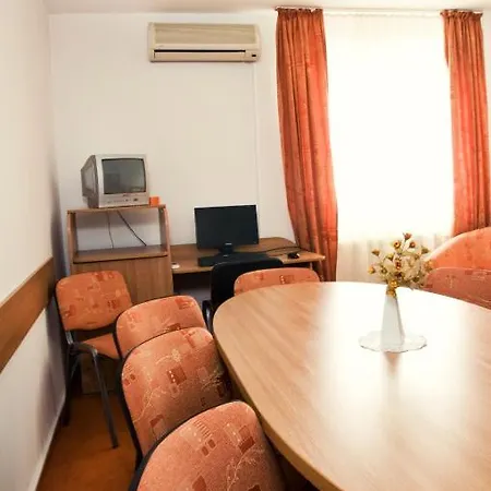 Est Hotel 3*