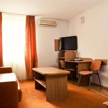 Est Hotel 3*